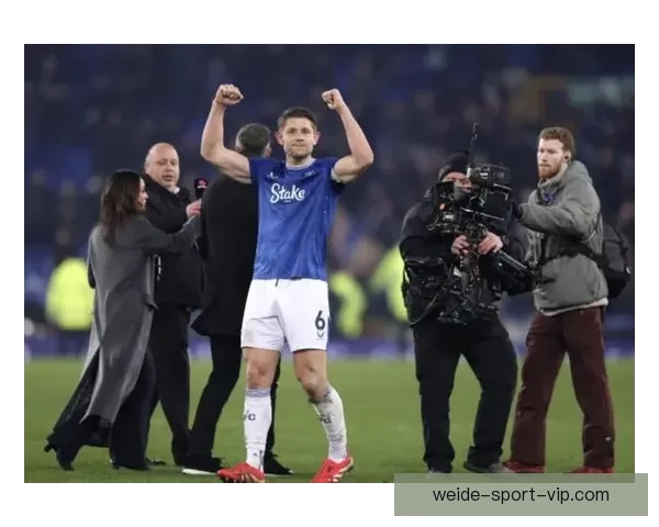 詹姆斯塔尔科夫斯基引领埃弗顿走向辉煌赢得球迷热爱